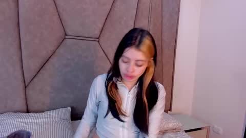 isabela Collins online show from November 28, 12:12 pm