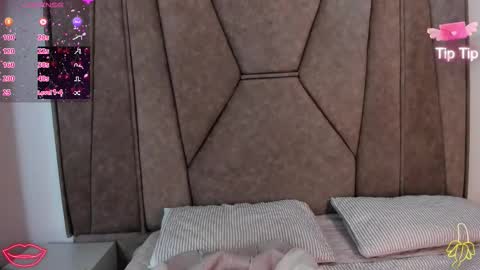 isabela Collins online show from November 14, 12:18 pm