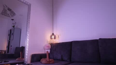 Isabela online show from May 21, 12:01 pm