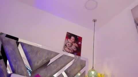 Mommy Isa online show from June 8, 1:01 pm