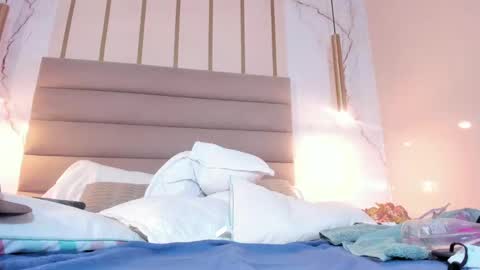 isabelastefano online show from September 29, 4:00 am