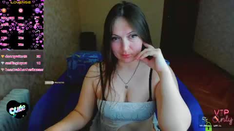 Ella online show from June 19, 7:42 pm