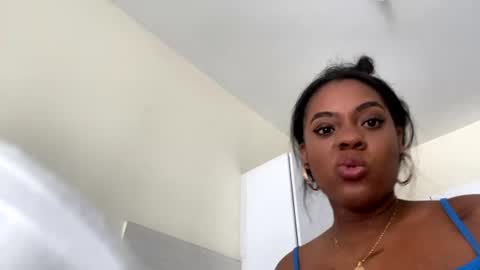 Isabella-Rodriguez online show from July 23, 7:00 pm