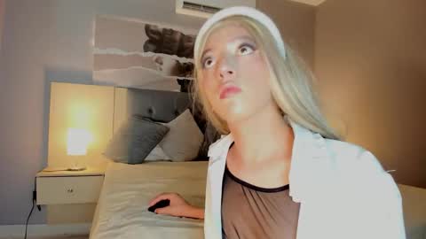 Isabella  online show from November 14, 4:03 am