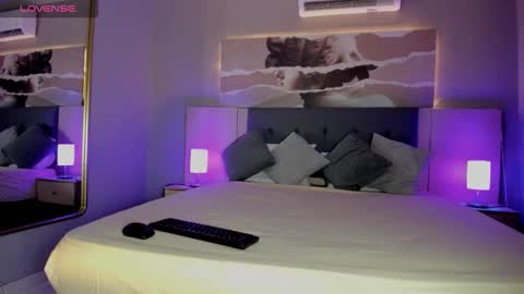 Isabella  online show from November 1, 7:02 pm