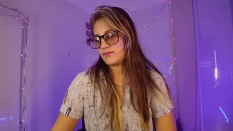 Isabella Rros online show from October 7, 1:01 am