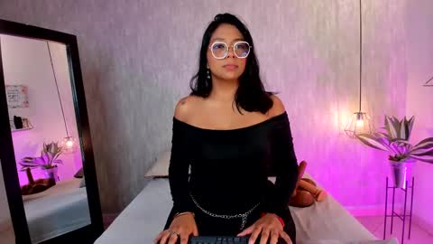 Snapshot of isabella_zc chatting on February 25, 11:54 am isabella zc online show from February 25, 11:54 am