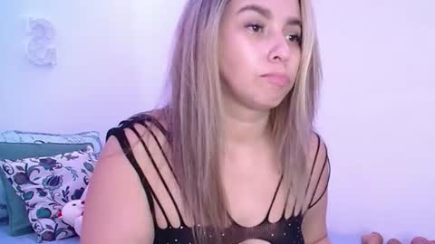 isabellaa_smith03 online show from July 26, 6:22 am