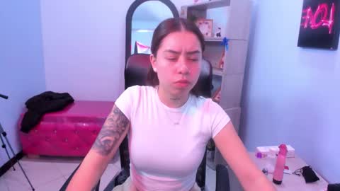 isebella online show from May 2, 1:06 pm