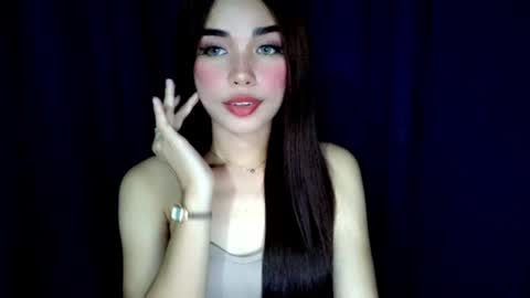 Isabelle online show from July 22, 2:52 pm