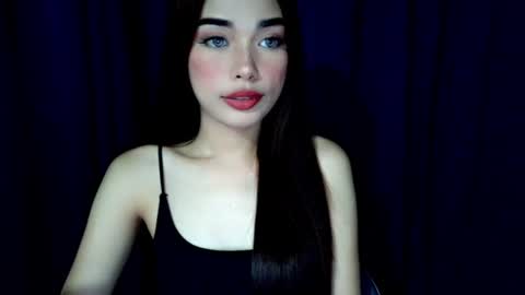 Isabelle online show from July 12, 3:59 pm