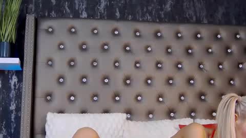 IsabelleEthan online show from March 10, 3:23 am