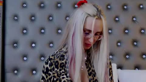 IsabelleEthan online show from September 26, 1:24 am