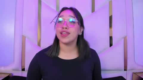 isabellrodriguez18 online show from April 11, 5:23 am