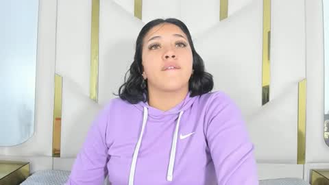 isabellrodriguez18 online show from November 17, 9:23 am