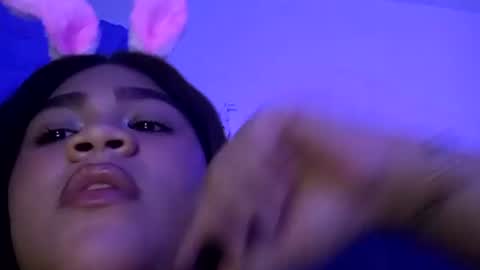 Snapshot of isamoon99 chatting on October 20, 12:26 am Isa online show from October 20, 12:26 am