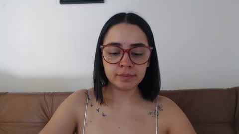 Emma online show from November 22, 3:43 pm