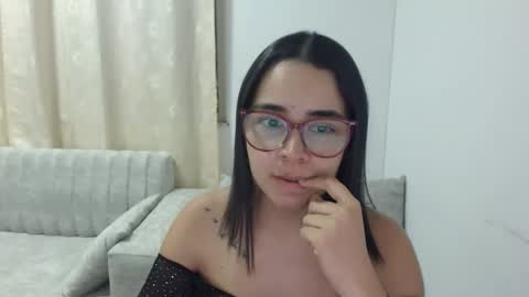 Emma online show from March 12, 3:10 am