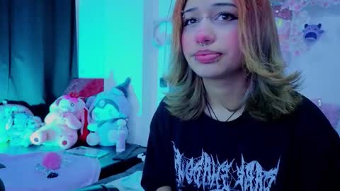 Isisjones18 online show from December 14, 7:31 pm