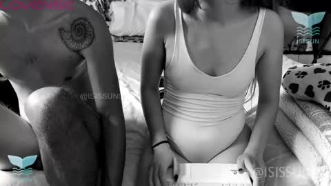 Isis SUN online show from November 4, 3:35 pm