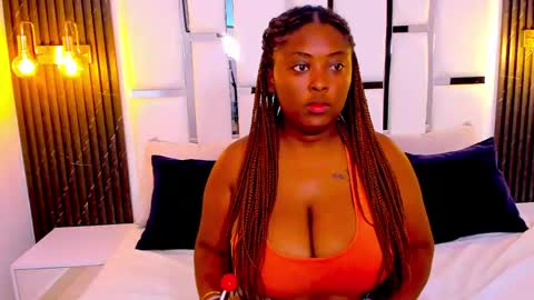 Isla  online show from April 21, 3:19 pm