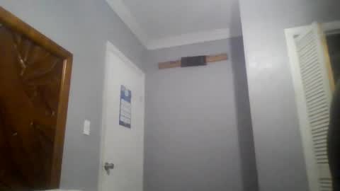 islandbey242 online show from May 18, 3:38 am