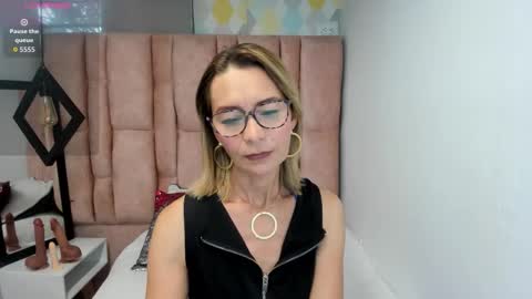ISSA MILF online show from March 25, 2:13 pm