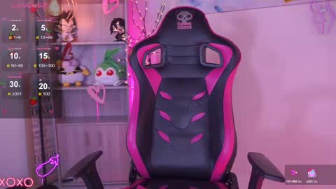 ISSA  online show from March 5, 9:37 pm