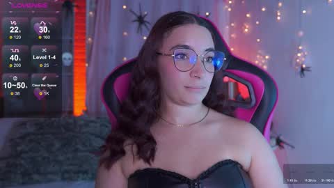 ISSA  online show from October 23, 10:21 pm