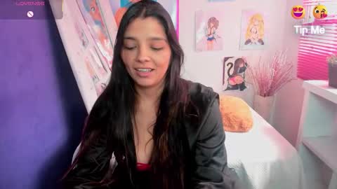 Issa  online show from November 26, 5:32 pm