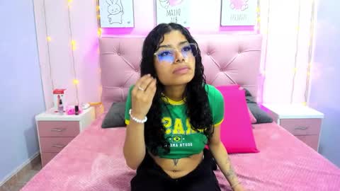 Issa  online show from November 21, 3:37 am