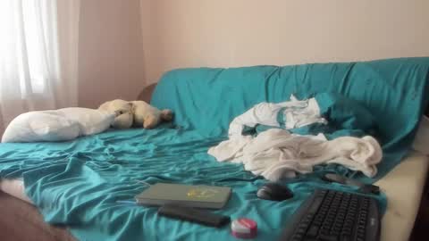 Issabelle online show from October 31, 8:04 am