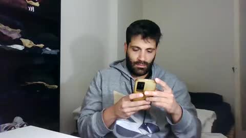 Snapshot of italianboybcn chatting on February 23, 9:33 am italianboybcn online show from February 23, 9:33 am