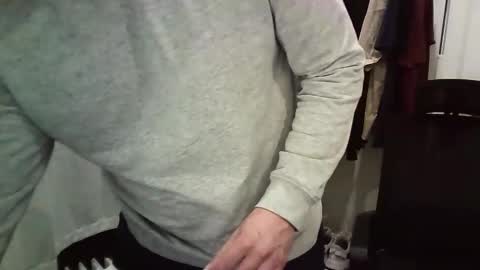 italianboybcn online show from November 3, 10:33 pm