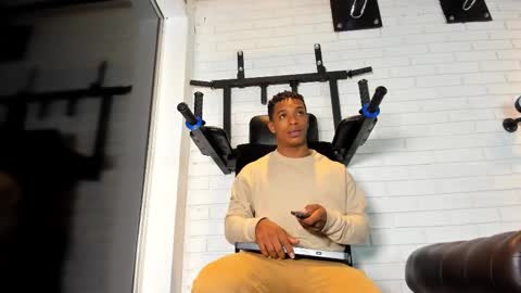 Italo Moore online show from September 23, 11:15 am