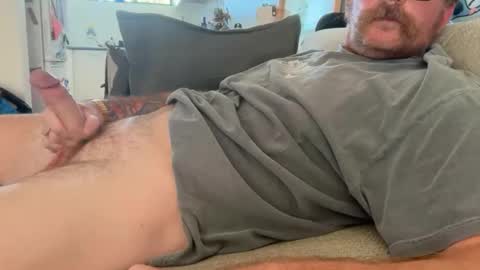 its_leo_hunter online show from April 8, 4:04 am