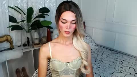 MISS IVANA online show from March 8, 7:05 am