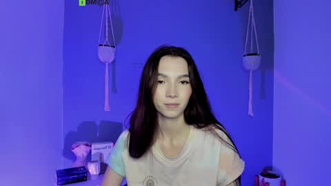 Snapshot of itscamill chatting on December 8, 5:17 am camill online show from December 8, 5:17 am