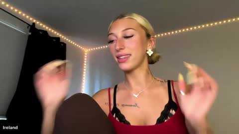 itsirelandbby online show from May 25, 8:15 pm