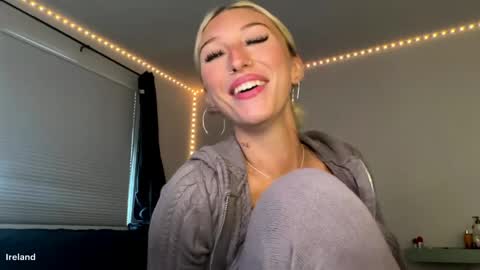 itsirelandbby online show from May 24, 8:04 pm