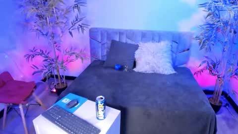 itsmroom online show from December 2, 1:20 pm