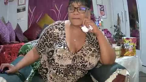 itumeleng74 online show from December 13, 8:04 pm