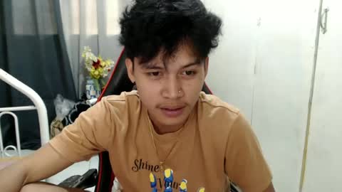 itzme_john online show from June 21, 1:56 am