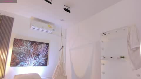 ivania_lua online show from April 24, 11:34 am