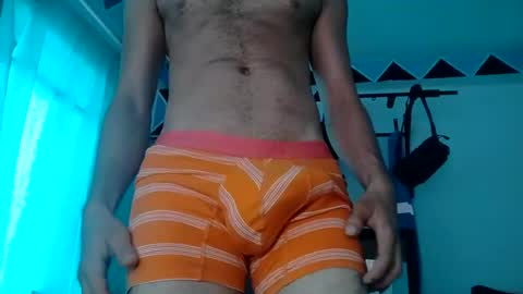 Tu papi rico  online show from August 3, 12:44 pm