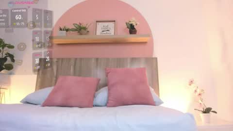 I V E T T E online show from March 12, 8:45 pm