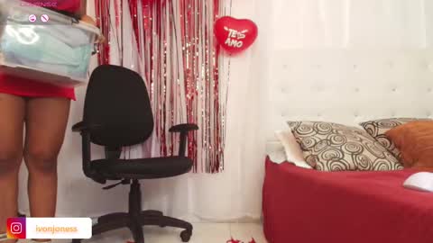  Ivon  Miss Jones  online show from February 15, 5:09 am