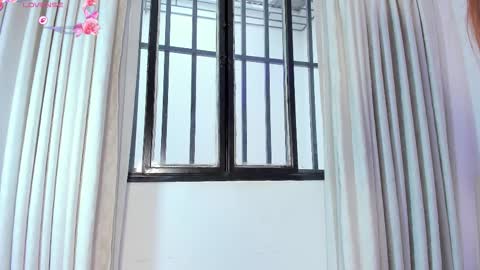 ivonymiller online show from November 5, 9:39 pm