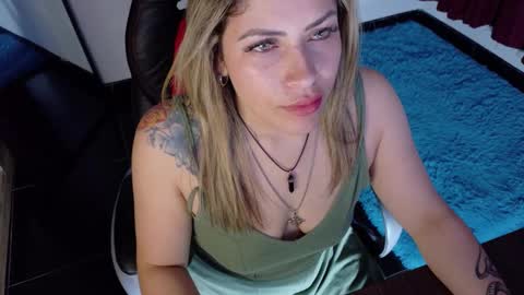 Snapshot of ivy__taylorr chatting on October 2, 4:44 am Diana Rojas online show from October 2, 4:44 am