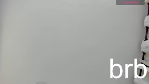 Ivy and Molly online show from December 4, 3:15 pm